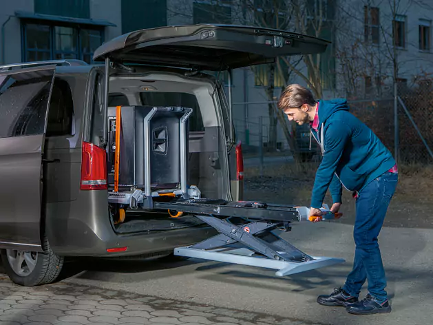 Multifunktionaler Transport und Hubwagen xetto ®