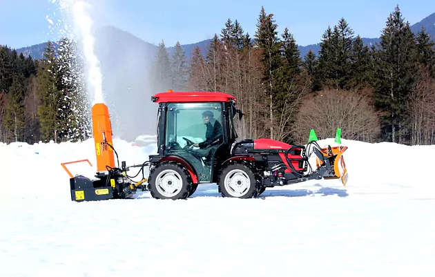 AGROMEHANIKA Spezialtraktor AGT 1060