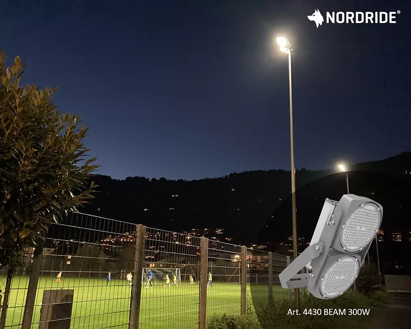 NORDRIDE 4430 BEAM 300W_Fussballplatz.jpg