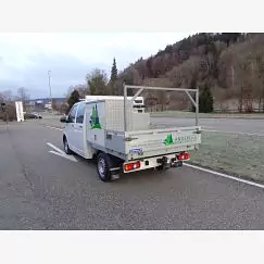 Brücke mit Kasten und Stangenträger 