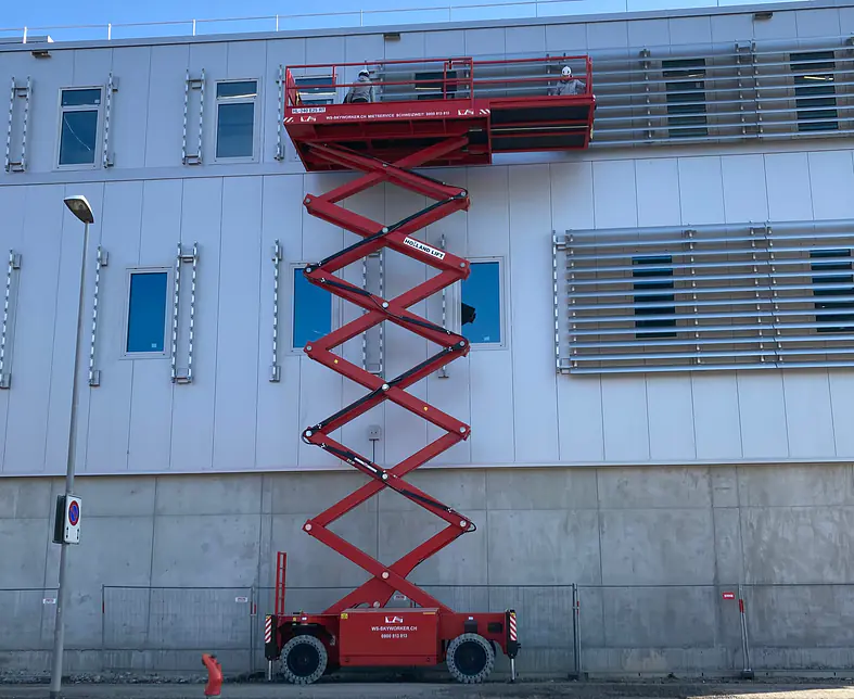 HL-240 E25_Bell2025-6.jpg