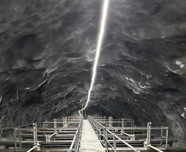 FlexLED Stollen Staumauer Kraftwerk Massa (1).jpg