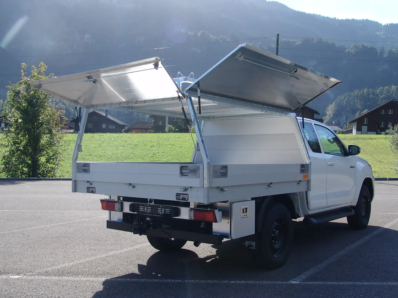 SUTTER Spezial-Kistenaufbau auf Pick up