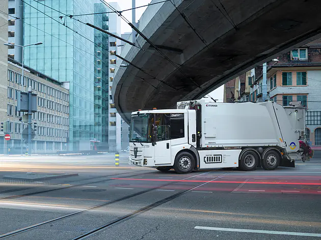 LOW CAB
Collect | Collect Crane