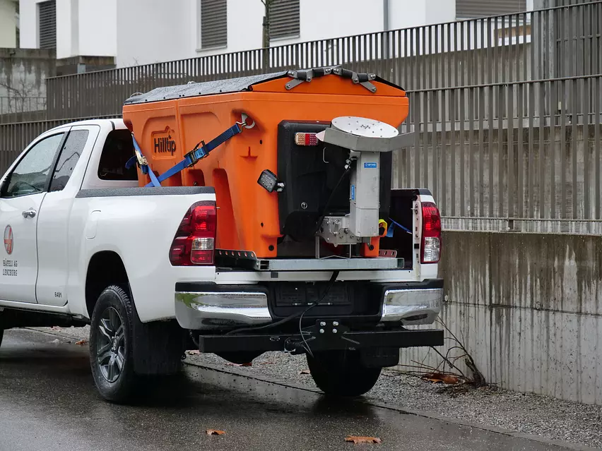 HillTip IceStriker 900–1250 AM Aufbau-Kombistreuer  