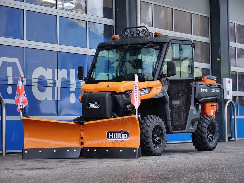 HillTip SnowStriker 1650–2600 VP V-Schneepflug