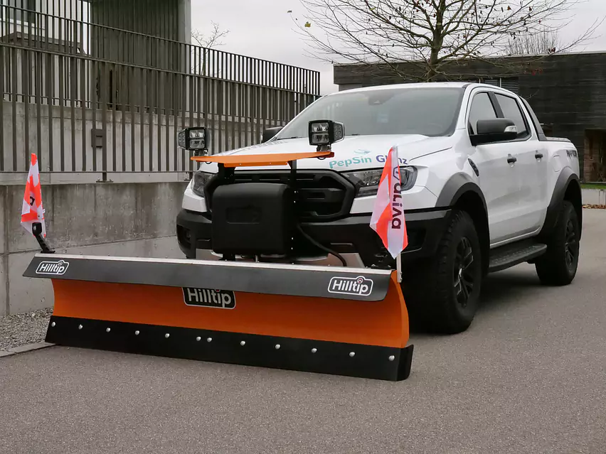 Ford Raptor Hilltip Schneepflug Winterdienst.JPG